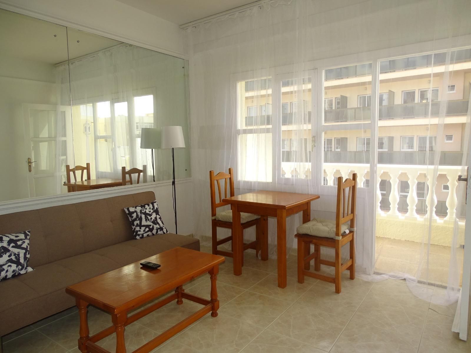 Sala de estar de Estudio en venta en Torremolinos con Terraza