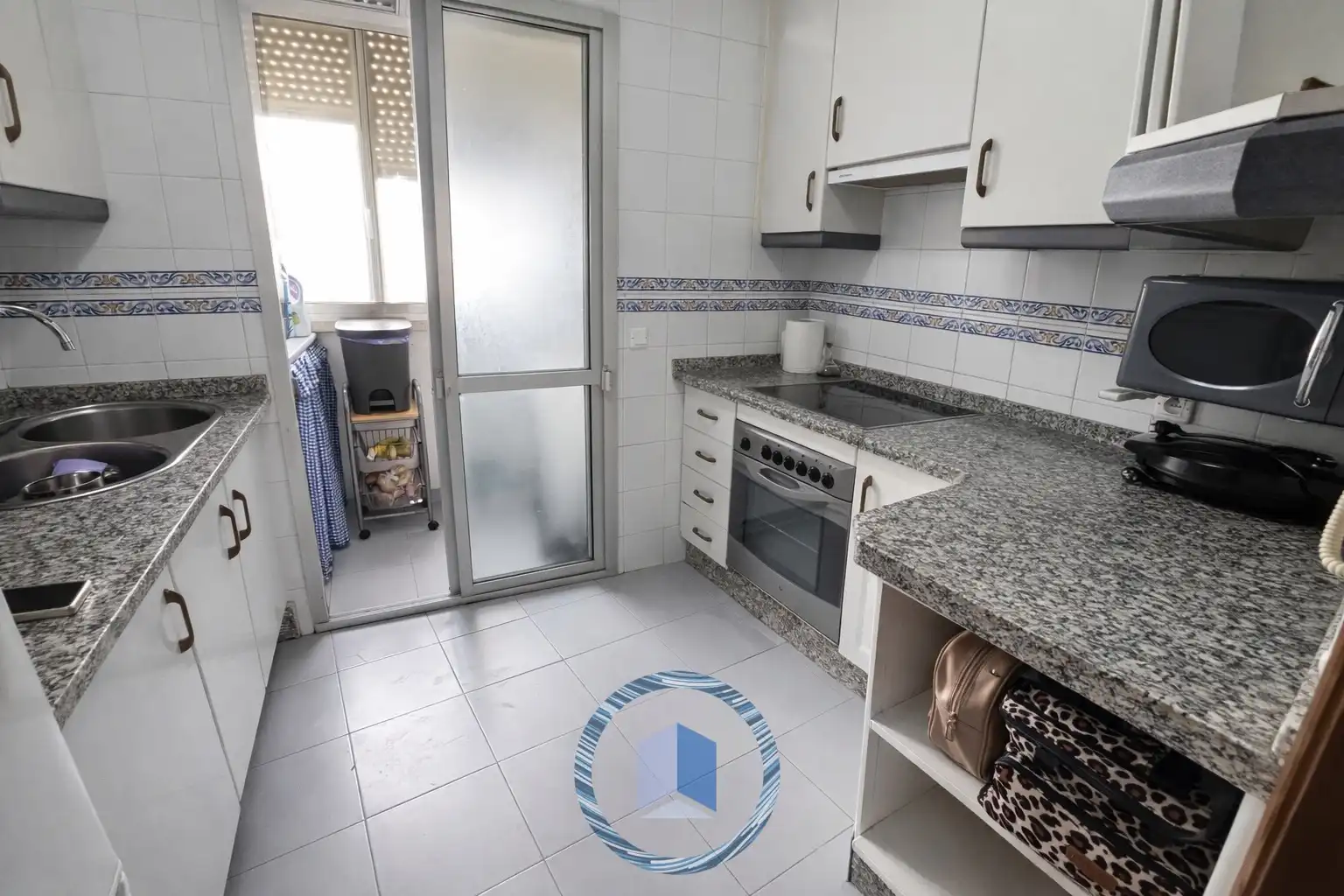 Küche von Wohnung zum Verkauf in Montequinto mit Terrasse und Schwimmbad