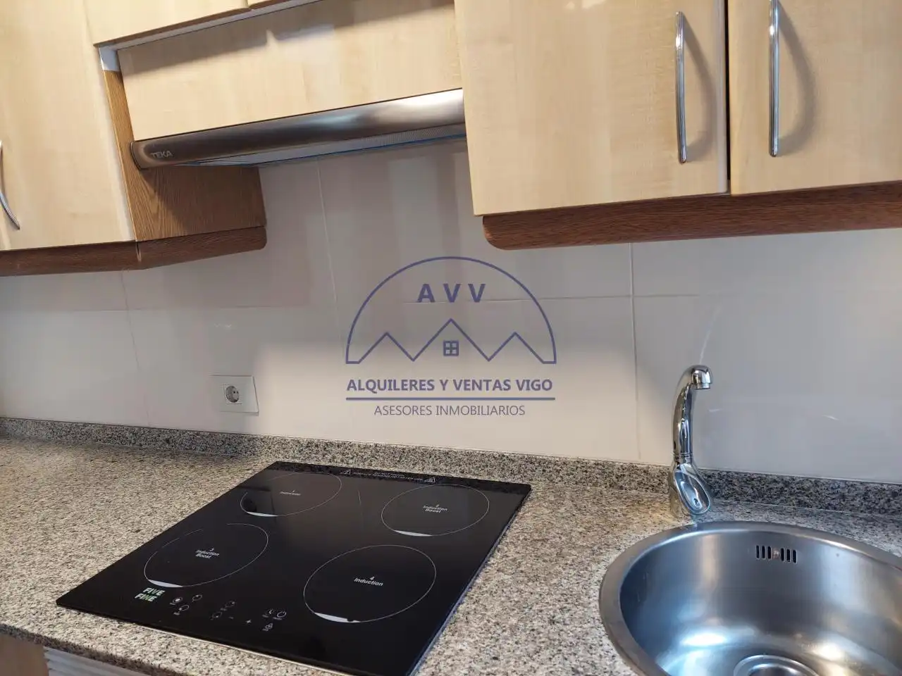 Cocina de Piso de alquiler en Vigo  con Calefacción, Parquet y Terraza
