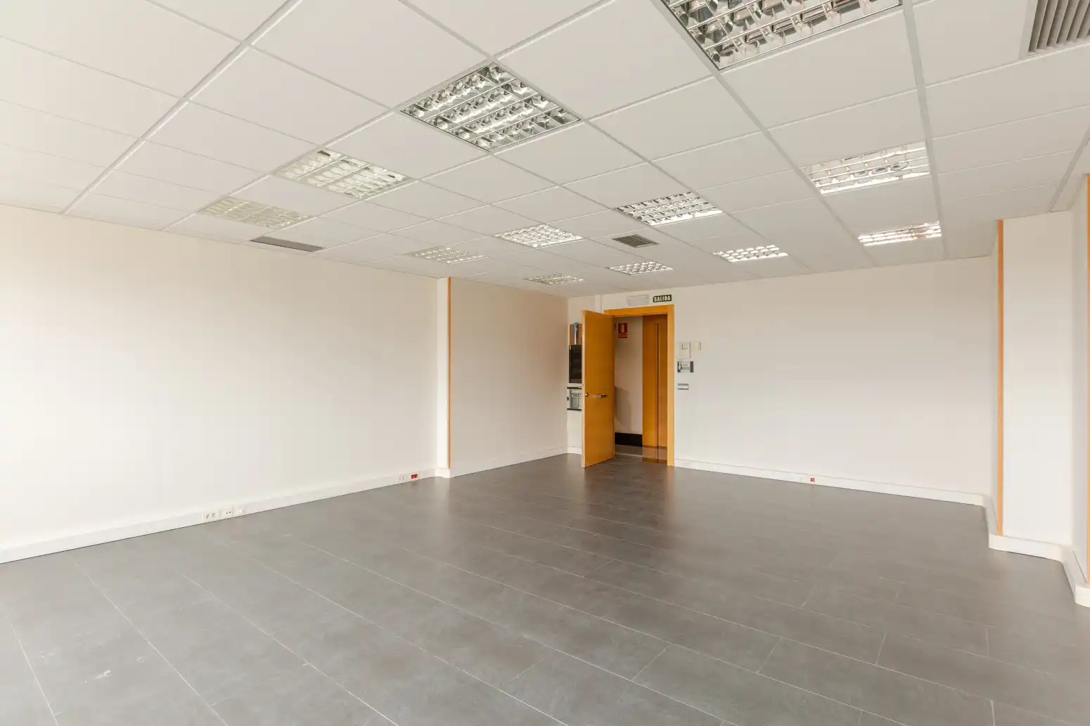 Office for sale in Ansoáin / Antsoain  with Air Conditioner
