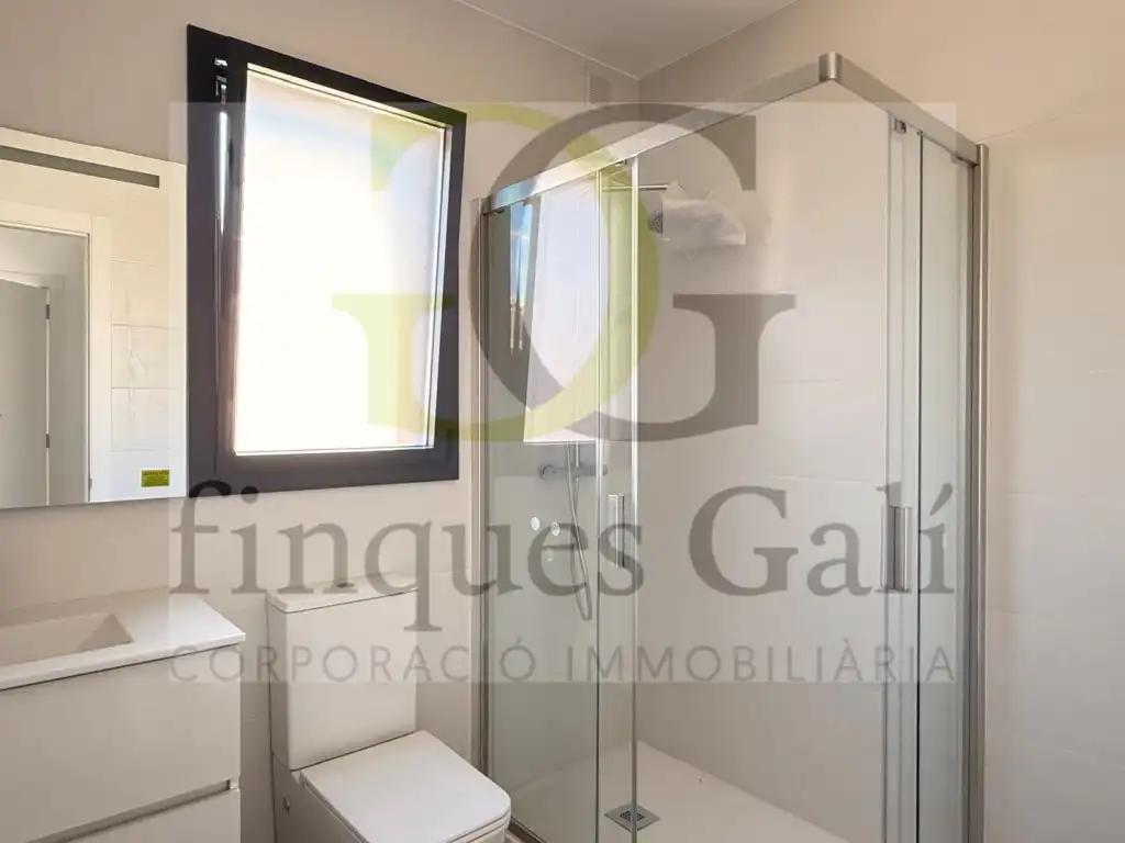 Bathroom of Houses for sale in Manresa  with Private garden, Terrace and Oven