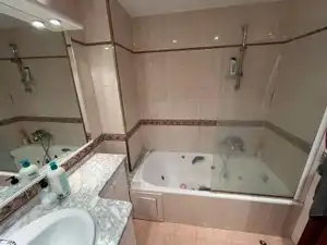 Bathroom of Flat for sale in Vic  with Heating, Storage room and Balcony