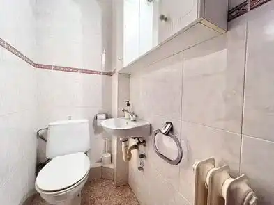 Baño de Piso de alquiler en Terrassa con Aire acondicionado, Calefacción y Terraza