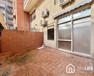 Exterior view of Planta baja for sale in  Barcelona Capital