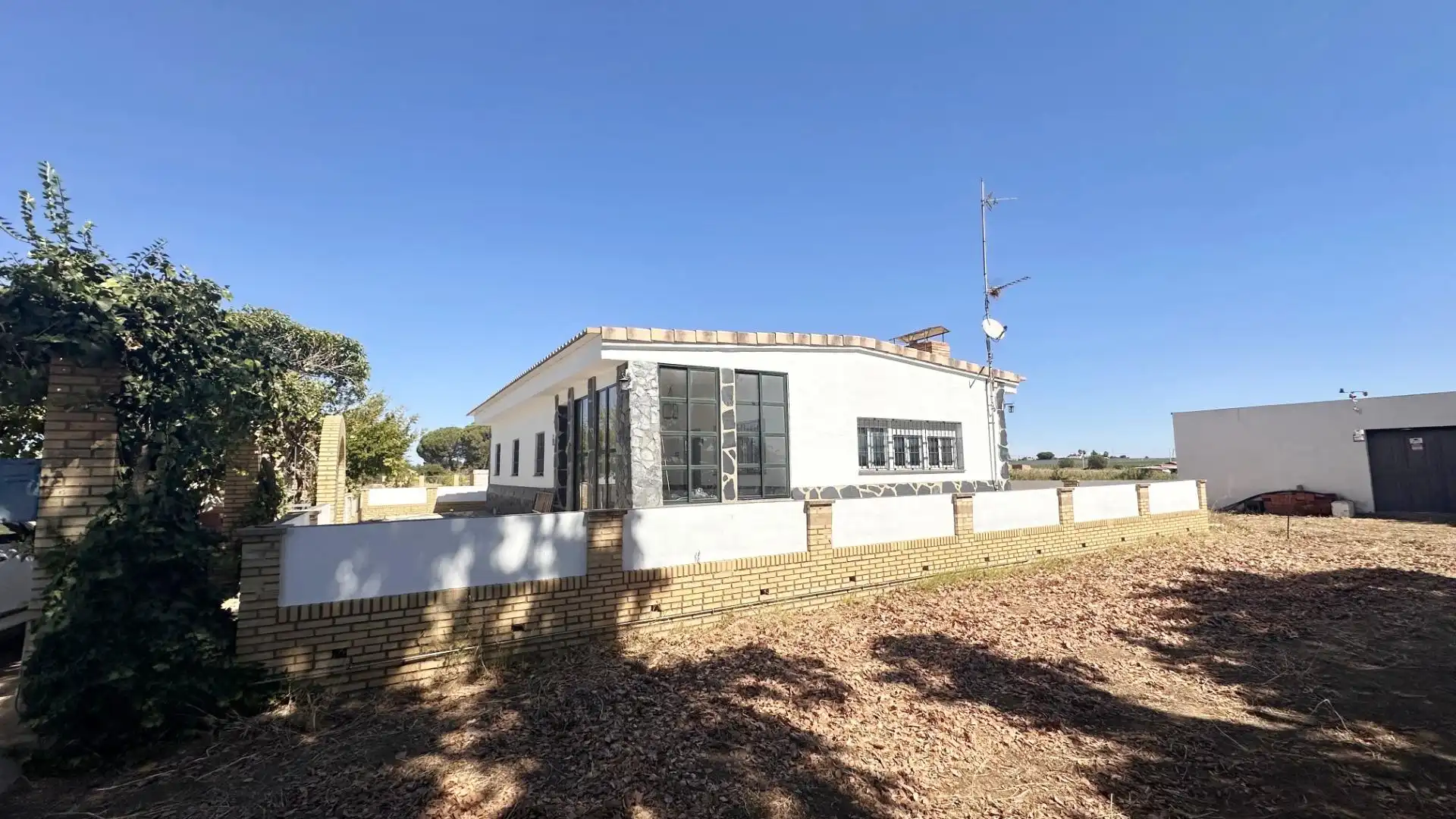 Country homes for sale in Gibraleón