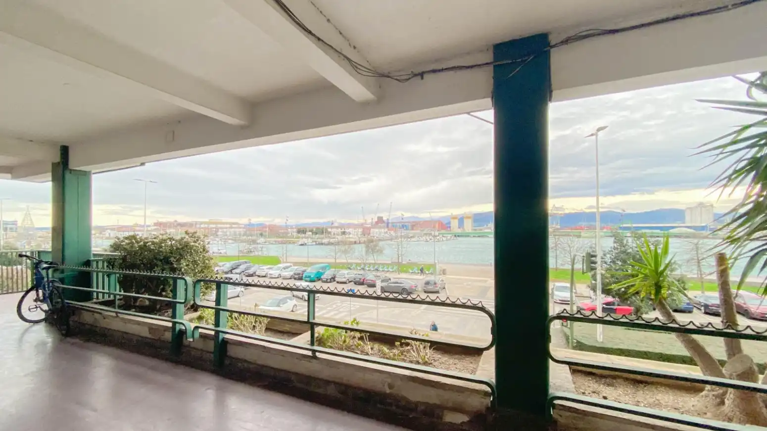Vista exterior de Piso de alquiler en Santander con Calefacción, Parquet y Amueblado