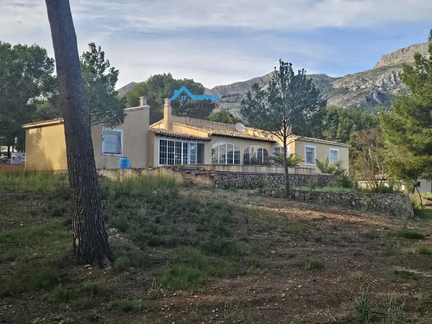 Casa rústica amb piscina en venda a Altea ciudad