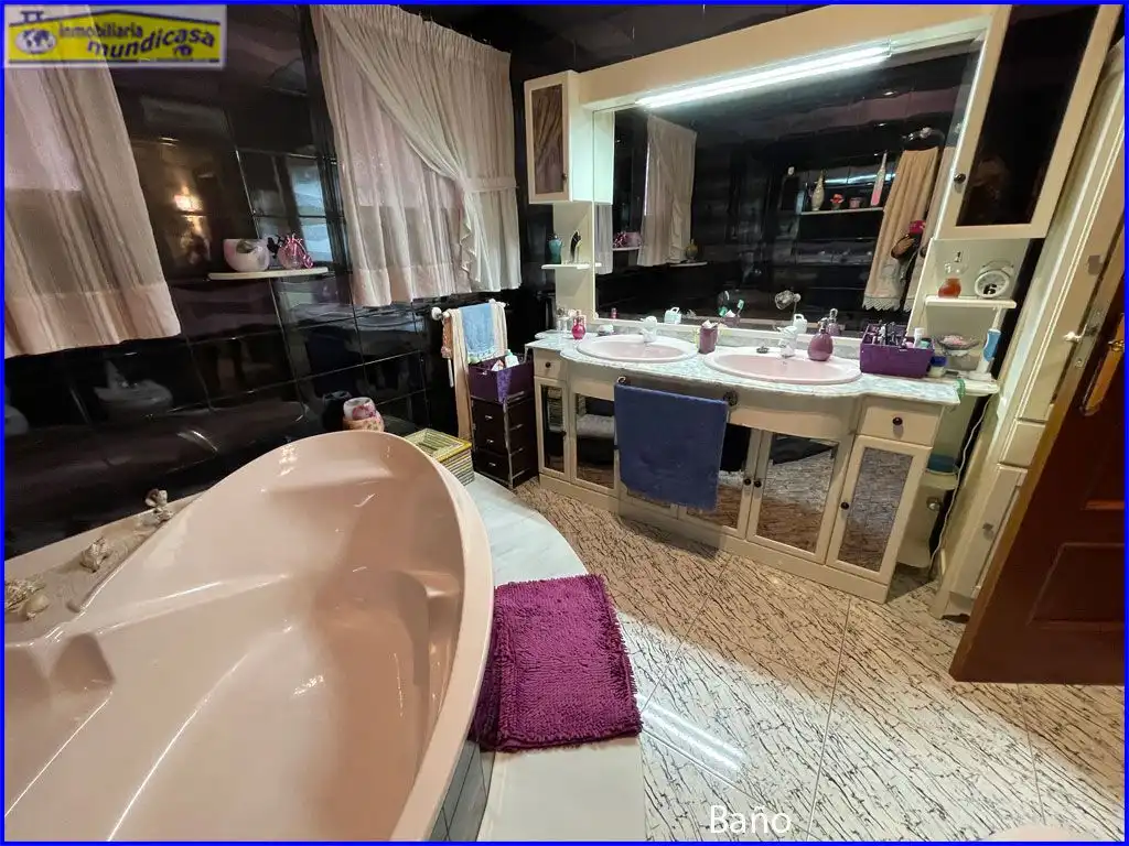 Baño de Casa o chalet en venta en Murcia con Jardín privado, Terraza y Amueblado