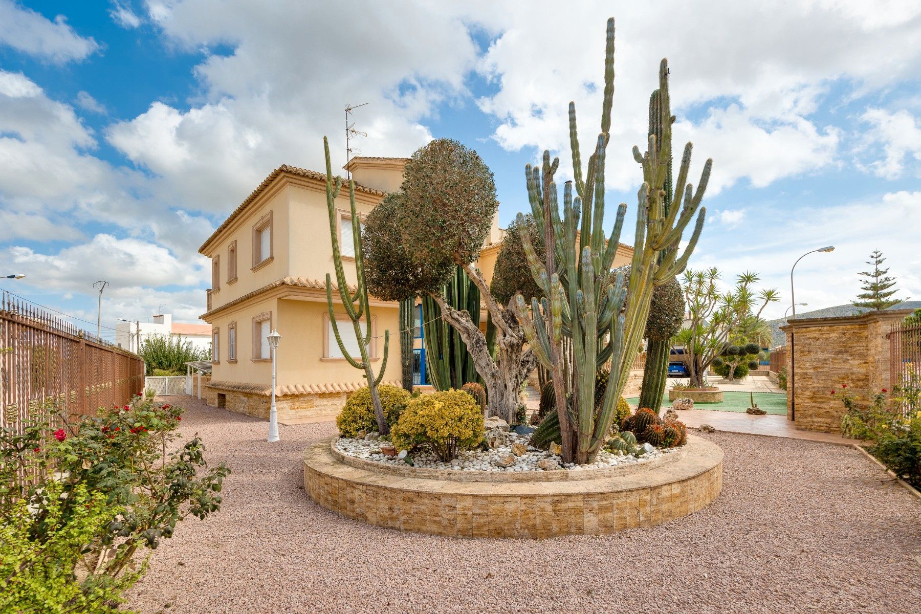 Vista exterior de Casa o chalet en venta en Orihuela con Aire acondicionado, Terraza y Trastero