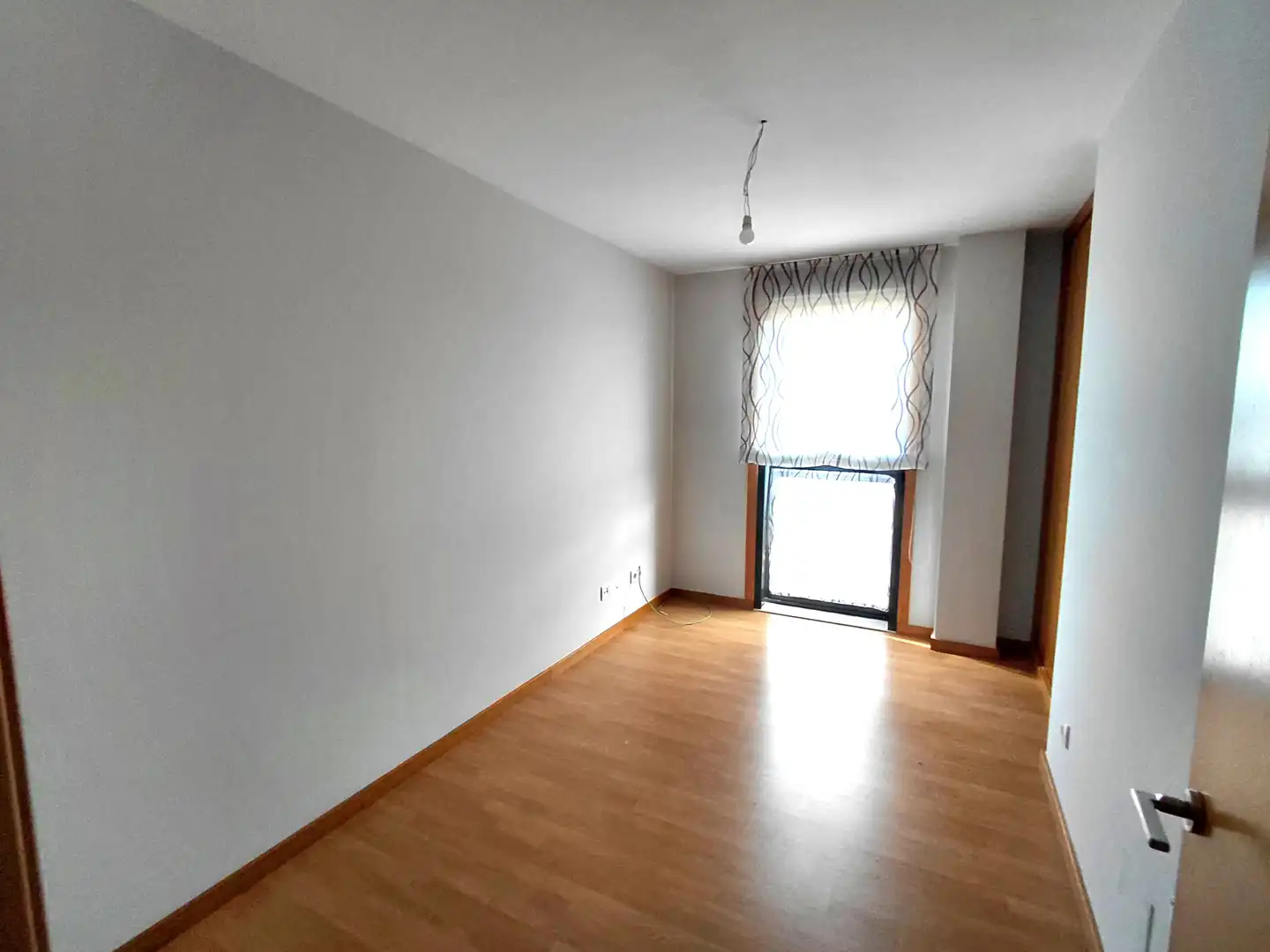 Habitación de Piso en venta en Oleiros con Calefacción, Parquet y Trastero