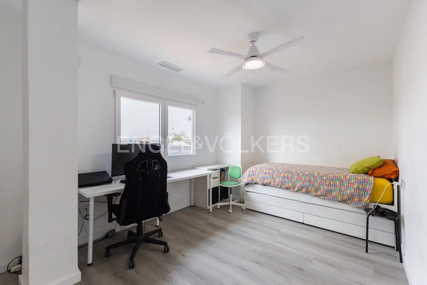 Bedroom of Houses for sale in L'Eliana  with Air Conditioner, Heating and Private garden