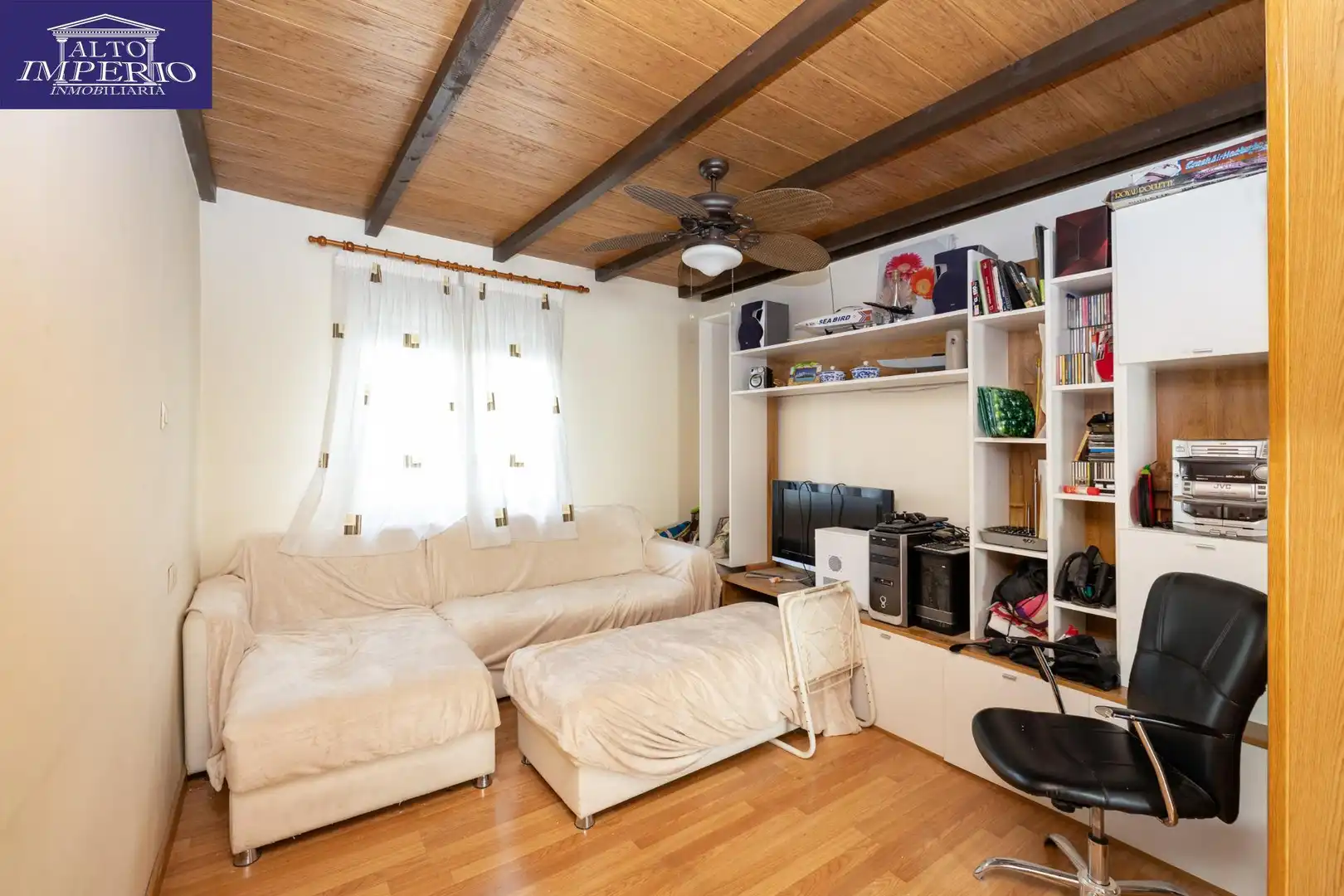 Sala d'estar de Casa adosada en venda en Churriana de la Vega