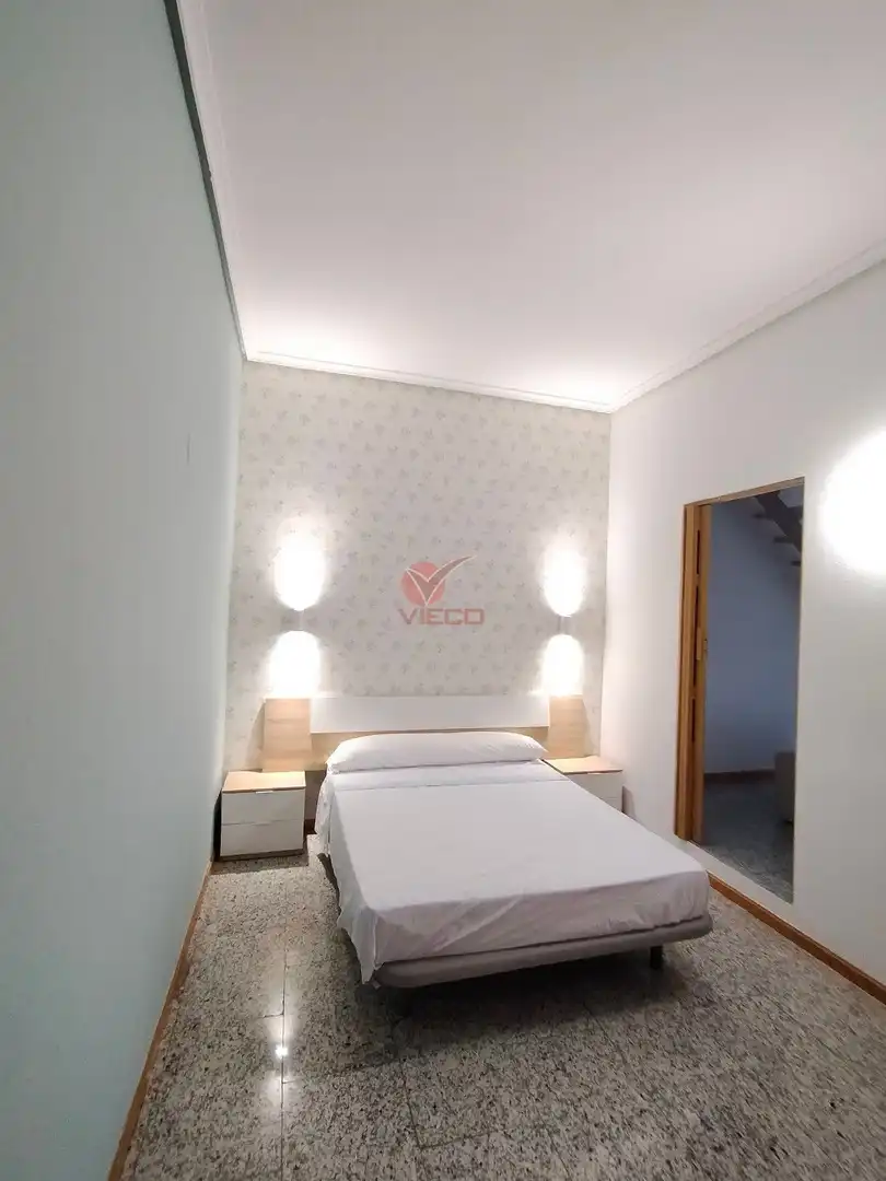 Schlafzimmer von Wohnung zur Miete in Cuenca mit Heizung, Abstellraum und Möbliert