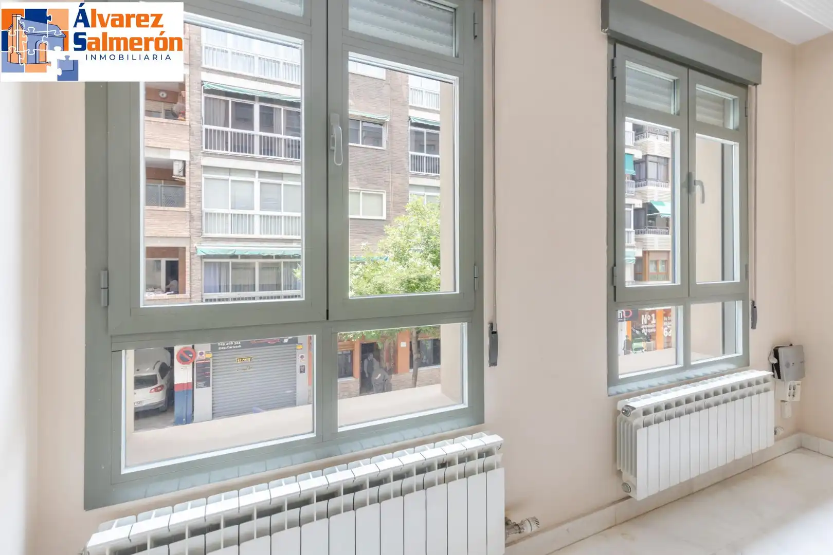 Exterior view of Flat for sale in Granada  with Air Conditioner and Heating
