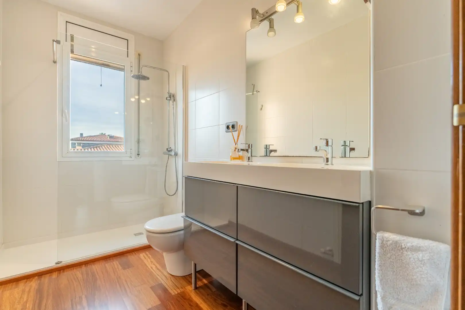 Badezimmer von Haus oder Chalet zum Verkauf in Reus mit Privatgarten, Parkett und Schwimmbad