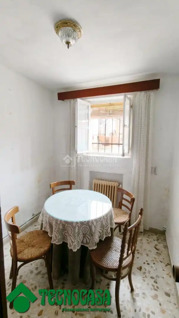 Esszimmer von Einfamilien-Reihenhaus zum Verkauf in La Puebla de Montalbán mit Heizung, Privatgarten und Terrasse