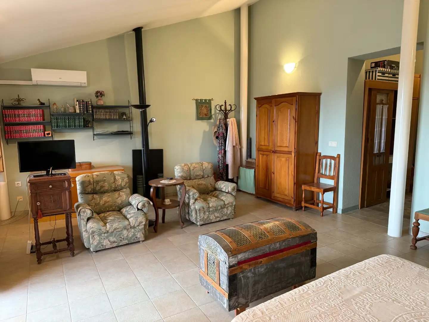 Sala d'estar de Casa o xalet en venda en Calatorao amb Calefacció, Jardí privat i Terrassa