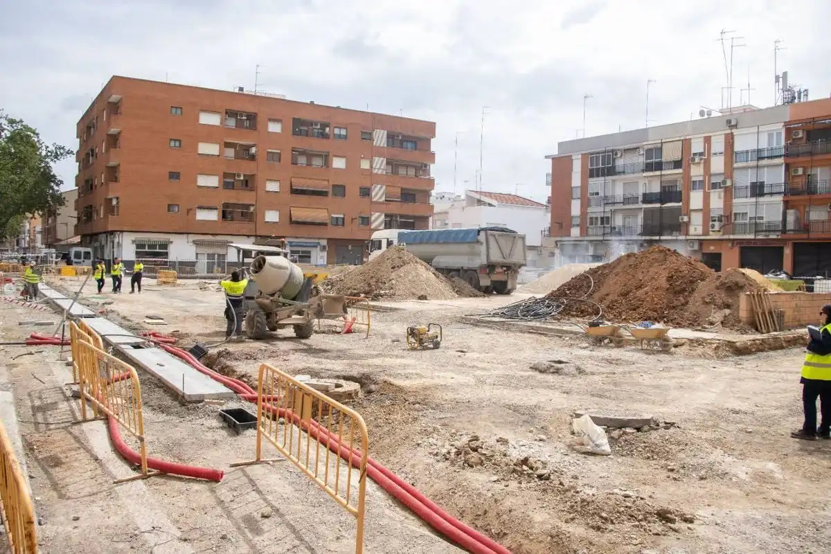 Exterior view of Flat for sale in Xirivella  with Air Conditioner and Heating