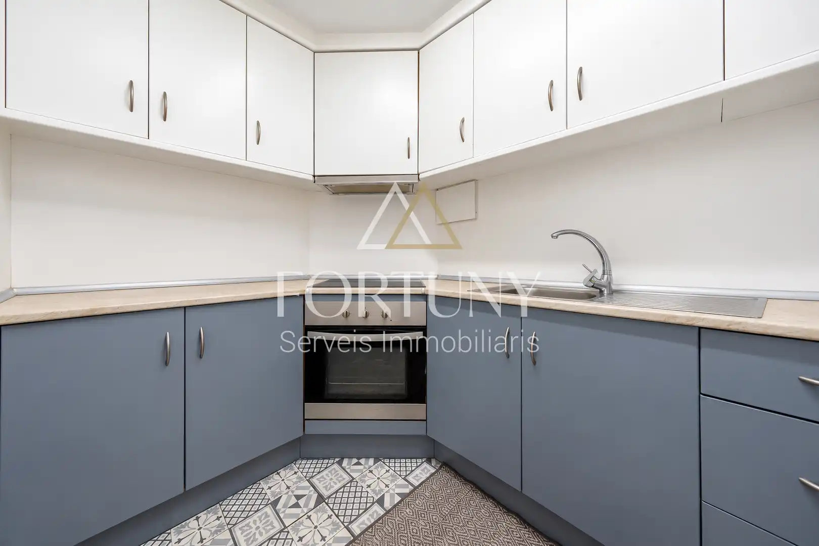 Kitchen of Flat for sale in Mestral 