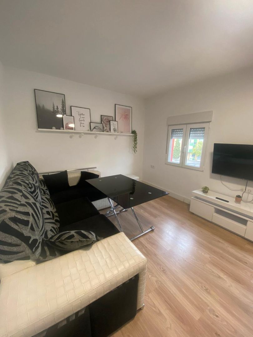 Sala d'estar de Pis de lloguer en  Granada Capital amb Aire condicionat, Parquet i Moblat