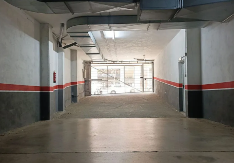 Foto 2 de Garatge en venda a Jaume Comas, 14, Via Europa - Parc Central, Mataró