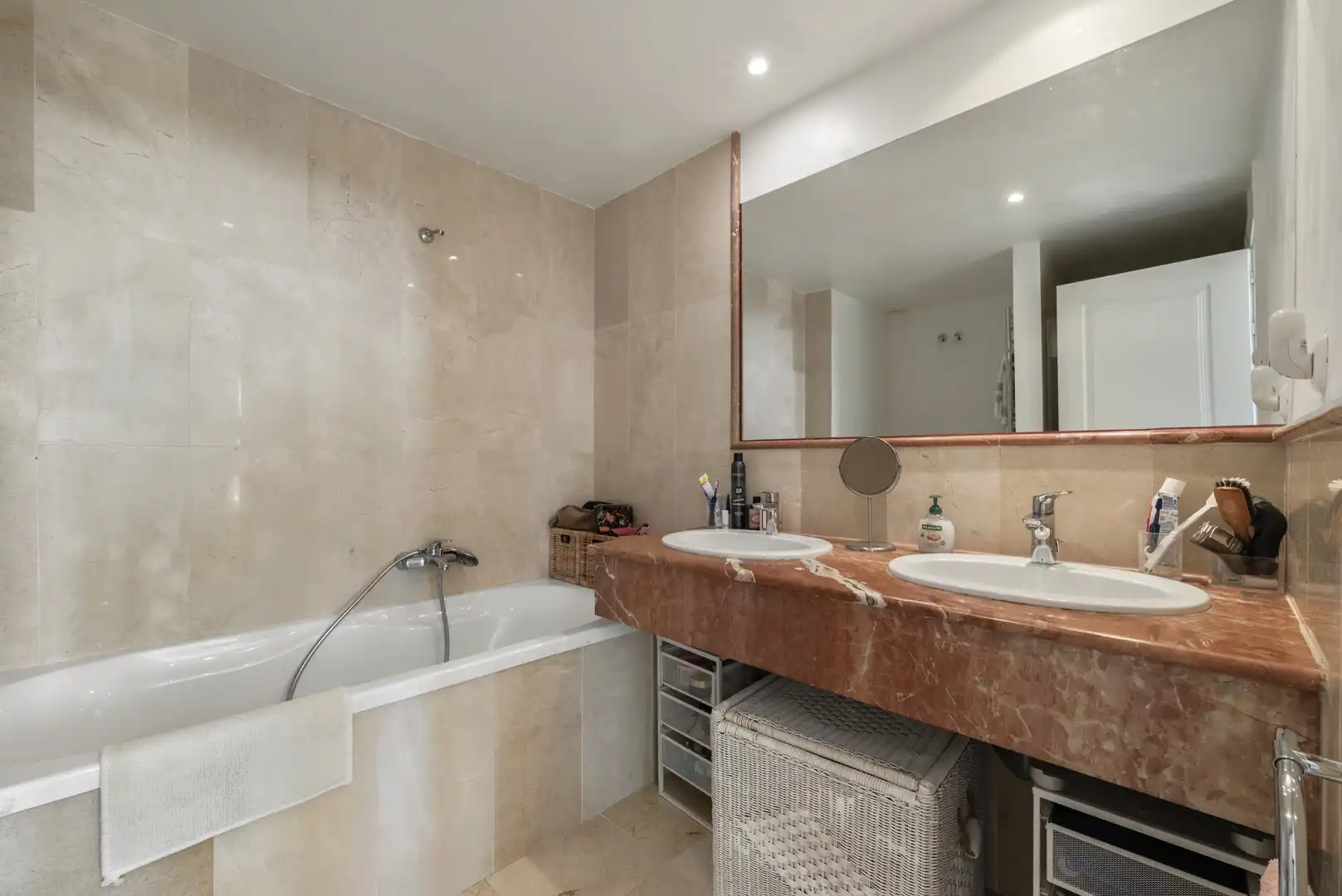 Bathroom of Ground floor for sale in Mijas  with Air Conditioner, Terrace and Swimming Pool