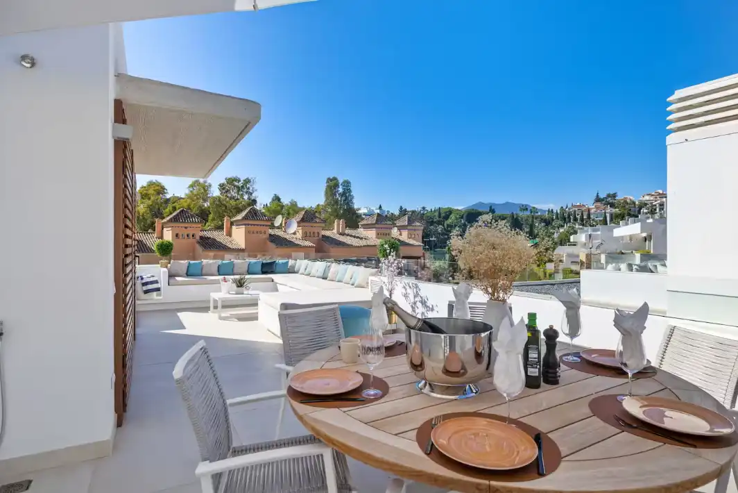 Terrassa de Casa adosada de lloguer en Marbella amb Aire condicionat, Calefacció i Jardí privat