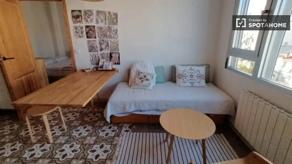 Room in Russafa