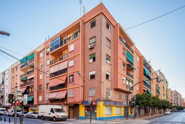 Piso en Venta en C/ San Juan Bosco  en Els Orriols