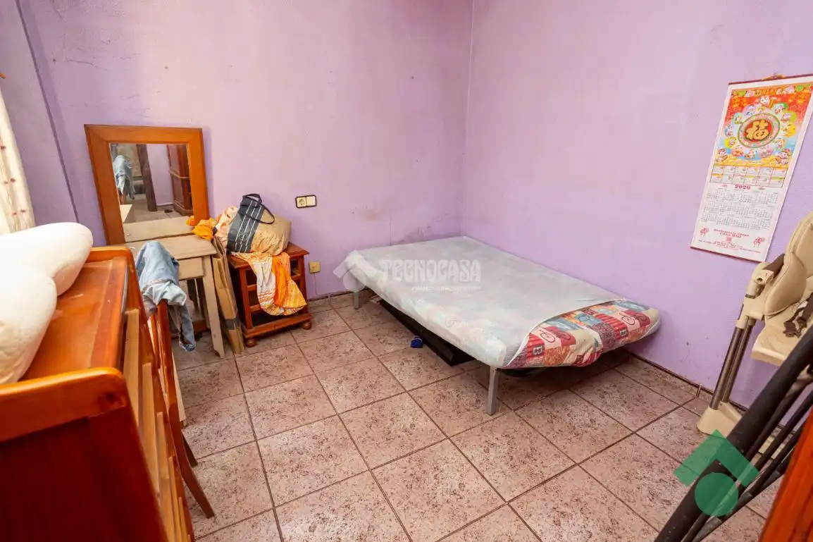 Dormitori de Casa adosada en venda en Algeciras amb Terrassa