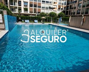 Swimming pool of Flat to rent in  Sevilla Capital  with Air Conditioner, Terrace and Storage room