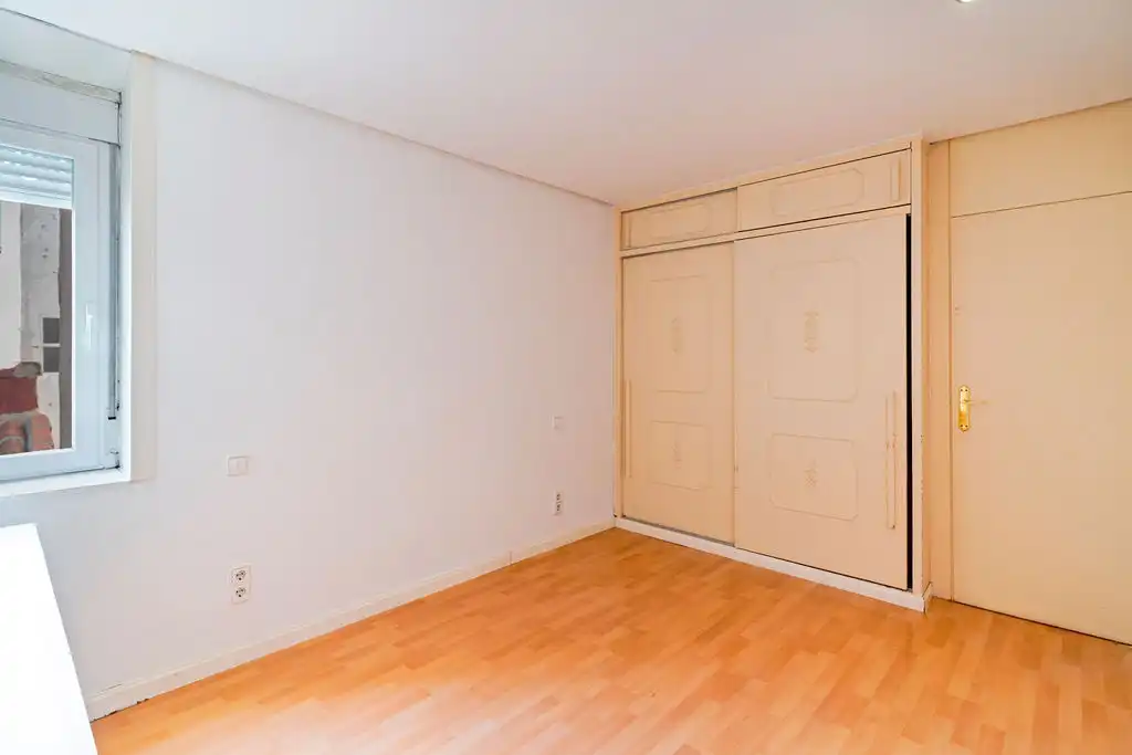 Flat with terrace for sale in Calle de Ponzano, imagen 7