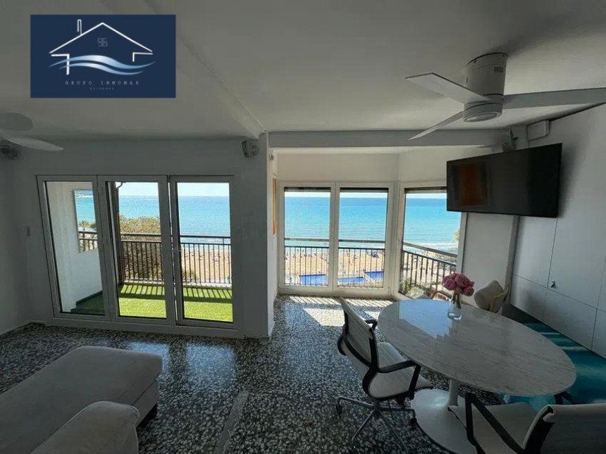 Vista exterior de Piso en venta en Alicante / Alacant con Aire acondicionado, Terraza y Horno