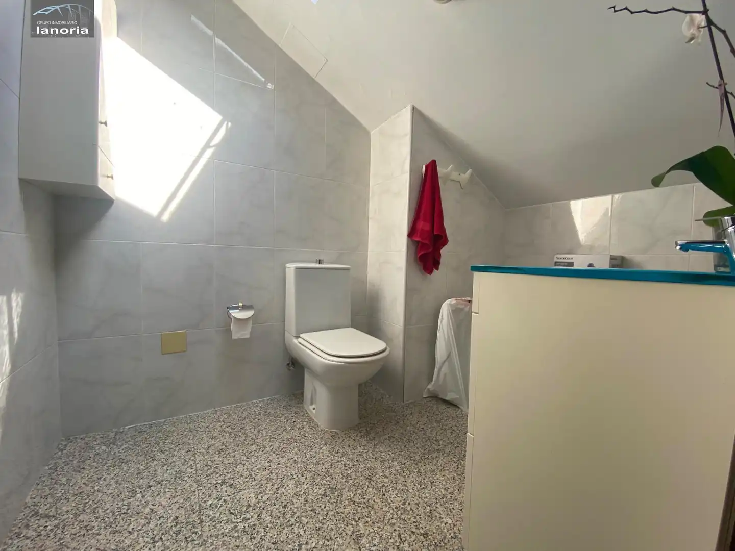 Bathroom of Detached homes for sale in Albacete  with Air Conditioner, Heating and Parquet flooring