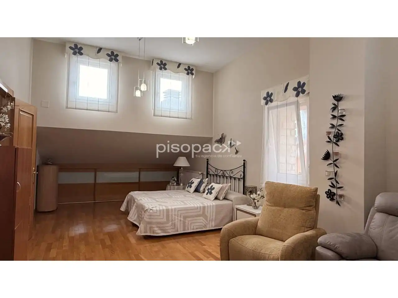 Habitación de Casa adosada en venta en Berrioplano / Berriobeiti con Calefacción, Jardín privado y Parquet