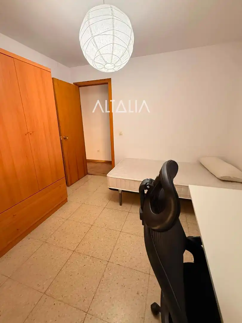 Habitación de Piso de alquiler en Cuenca con Calefacción y Amueblado
