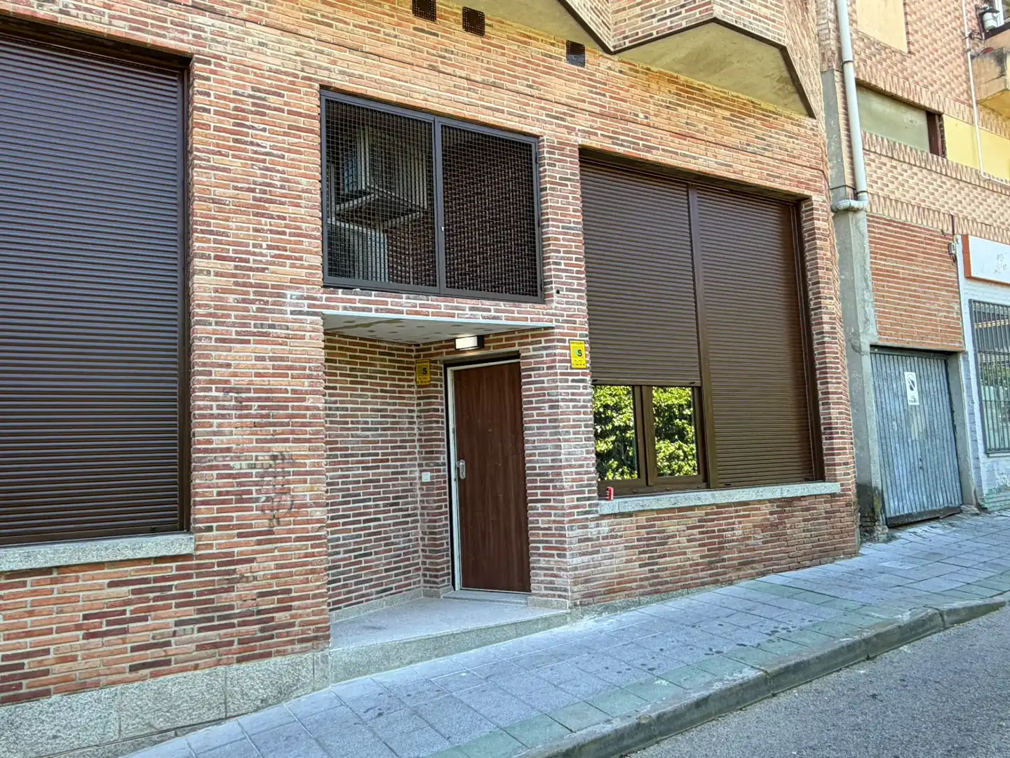 Vista exterior de Dúplex de alquiler en Galapagar con Aire acondicionado, Calefacción y Horno
