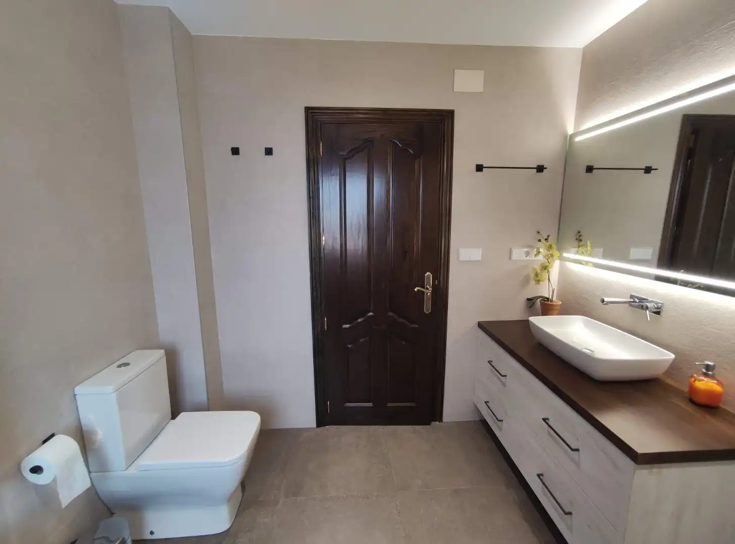 Bany de Casa o xalet en venda en Elche / Elx amb Aire condicionat, Calefacció i Jardí privat