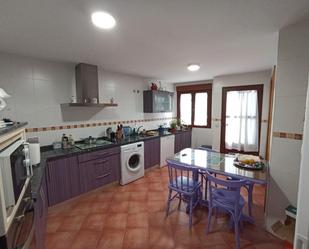 Cuina de Casa o xalet en venda en San Pedro del Arroyo amb Calefacció i Forn