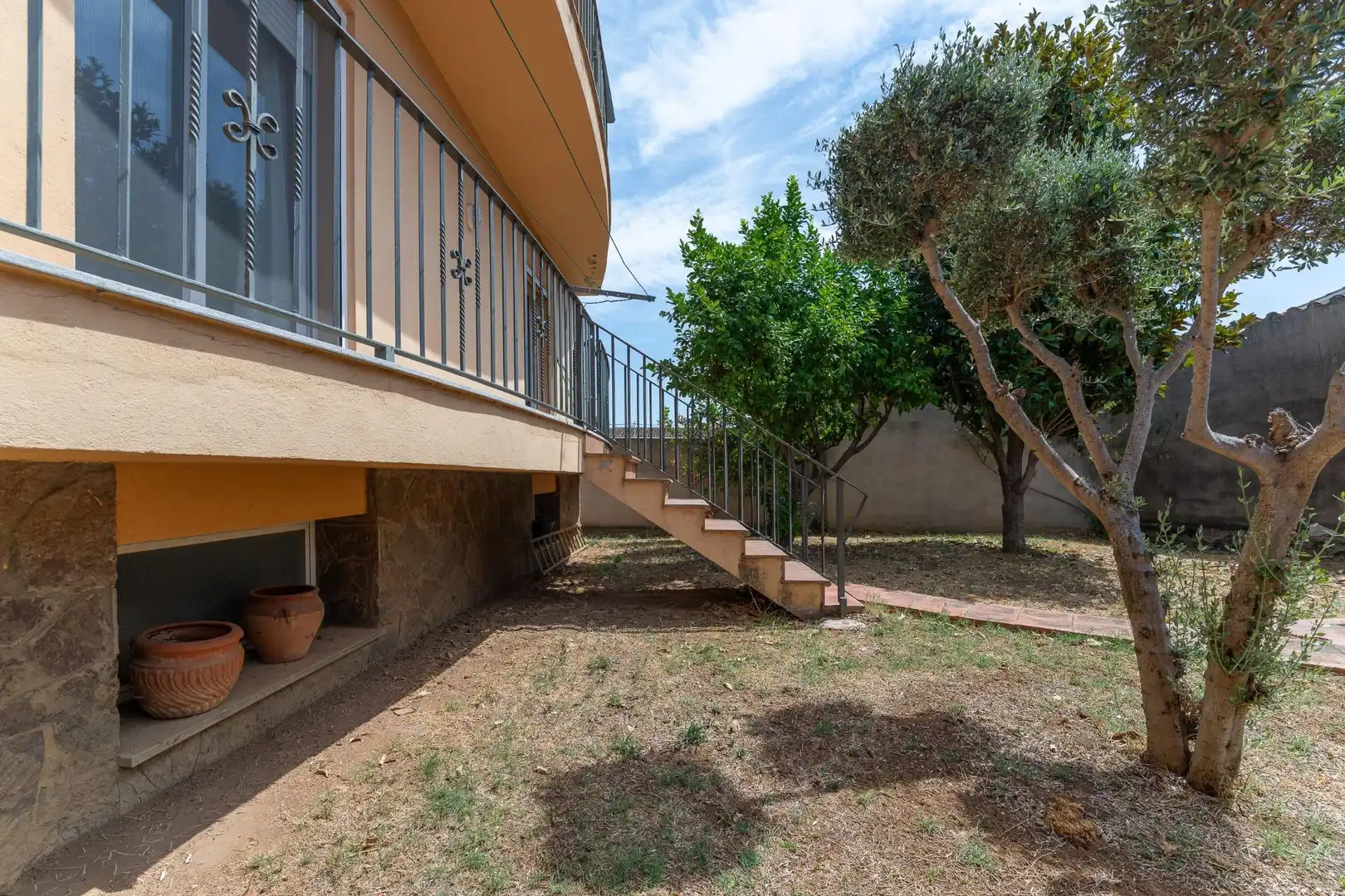 Vista exterior de Casa o xalet en venda en Porqueres amb Calefacció, Jardí privat i Balcó
