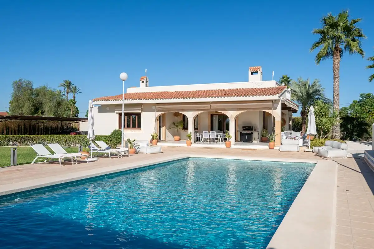 Piscina de Casa o chalet en venta en Elche / Elx con Aire acondicionado, Calefacción y Jardín privado