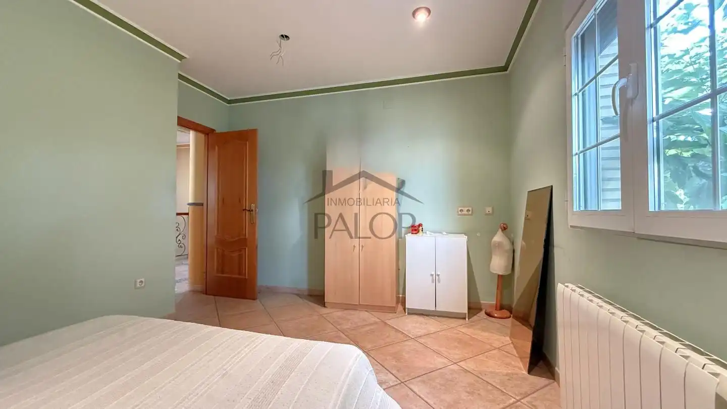 Dormitori de Casa o xalet en venda en Senyera amb Jardí privat