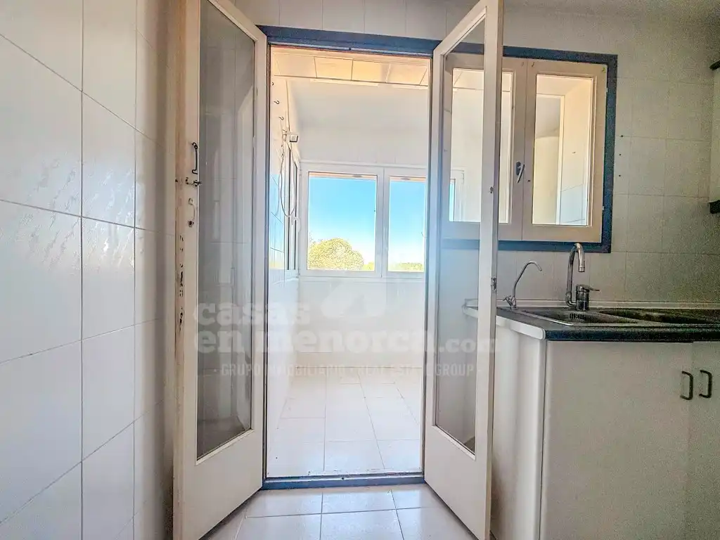 Küche von Wohnung zum Verkauf in Es Castell mit Terrasse