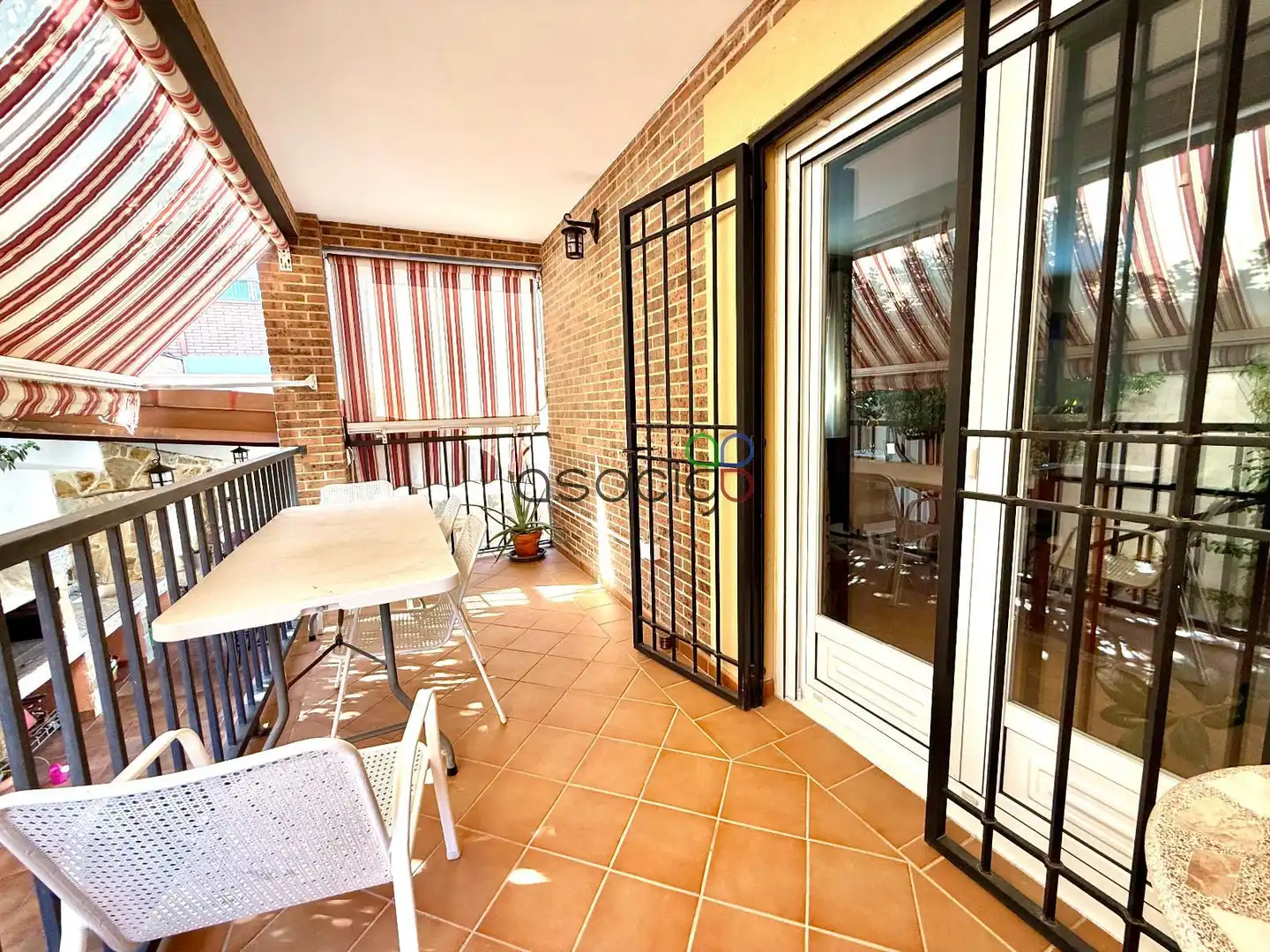 Terraza de Casa adosada en venta en Cabanillas del Campo con Aire acondicionado, Calefacción y Jardín privado