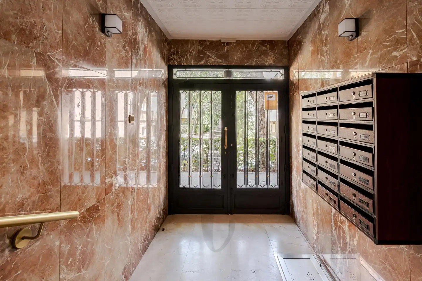 Planta baja en venta en Madrid con Calefacción