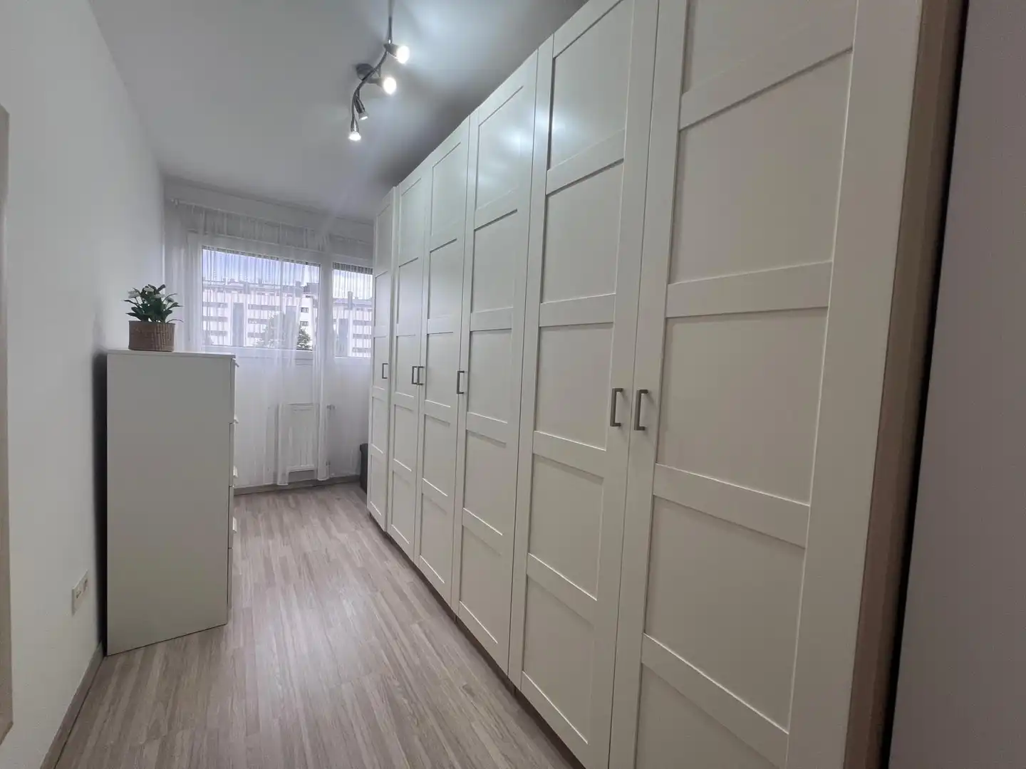 Piso de alquiler en Oviedo  con Calefacción, Terraza y Trastero