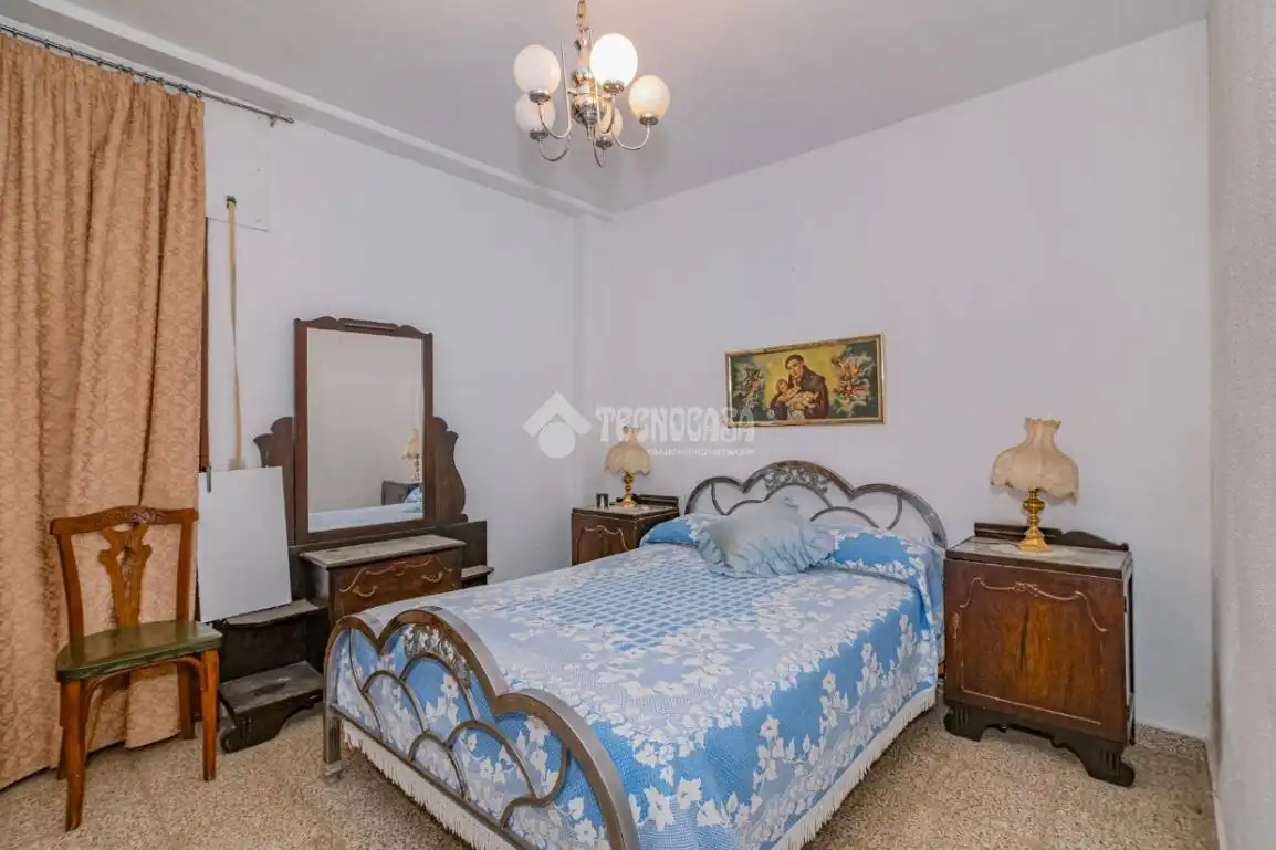 Habitación de Piso en venta en Lucena con Aire acondicionado y Amueblado