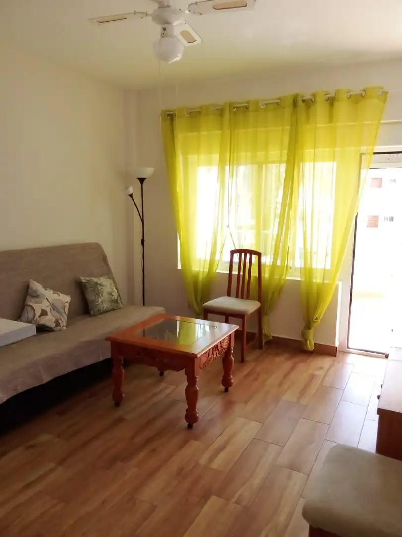 Wohnung zur Miete in Calle Roquedal, Loma de los Riscos