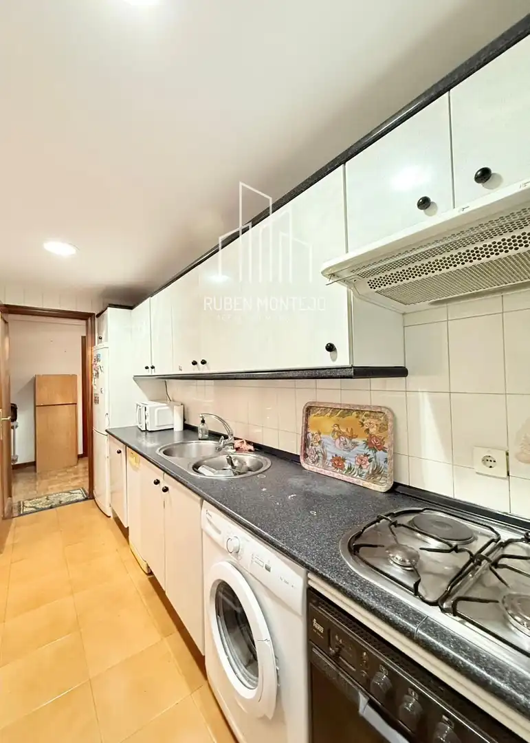 Kitchen of Flat for sale in Salamanca  with Heating, Terrace and Storage room