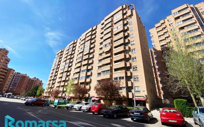 Exterior view of Flat for sale in Valladolid Capital  with Terrace and Balcony